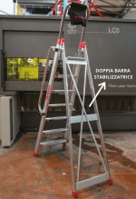 SCALA PROFESSIONALE A FORBICE IN ALLUMINIO DOMUS