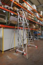 SCALA PROFESSIONALE PER MAGAZZINO A CASTELLO SMT IN ALLUMINIO