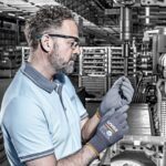 GUANTI SPALMATI PROTETTIVI TRASPIRANTI UVEX PHYNOMIC LITE